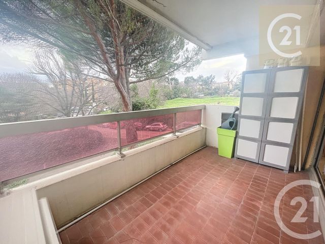 Appartement T4 à louer - 4 pièces - 82.88 m2 - MARSEILLE - 13012 - PROVENCE-ALPES-COTE-D-AZUR - Century 21 Intramuros