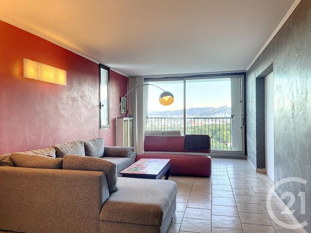 Appartement T5 à louer - 5 pièces - 107.85 m2 - MARSEILLE - 13008 - PROVENCE-ALPES-COTE-D-AZUR - Century 21 Intramuros